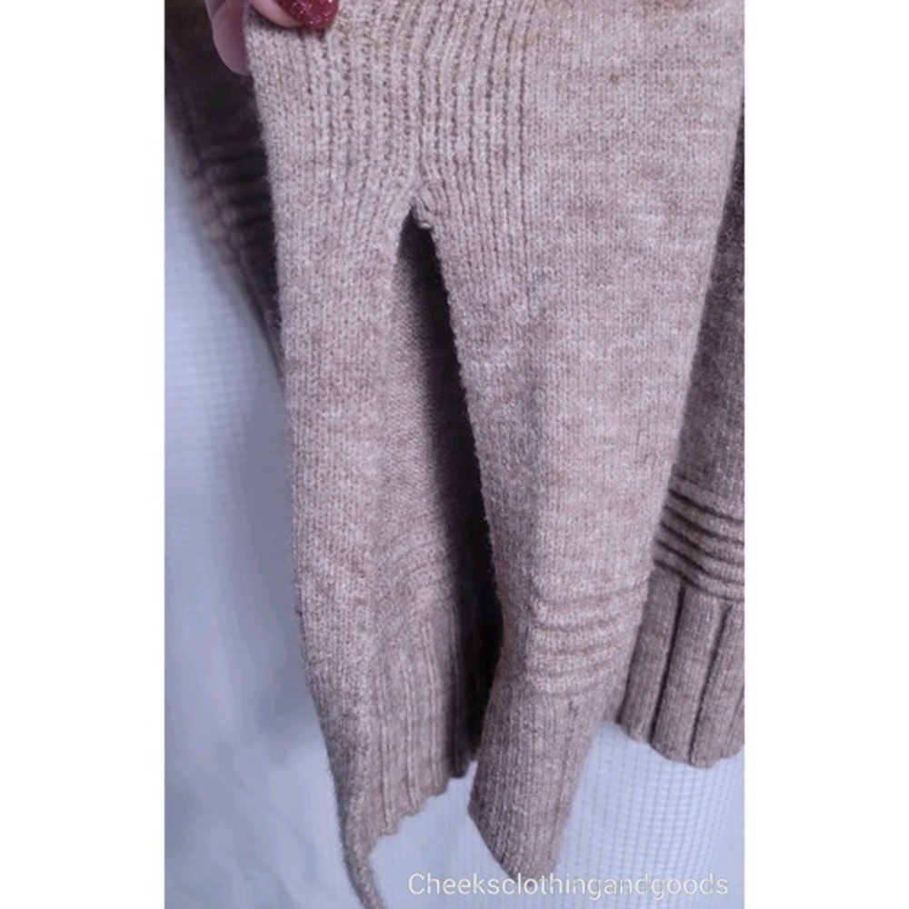 Anthropologie Margarita Button Shoulder Oversized Beige Sweater size MEDIUM - Picture 7 of 10